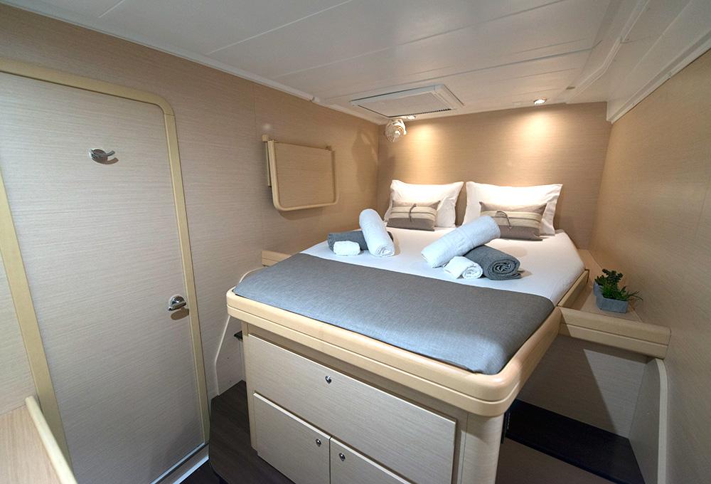 Front-cabin